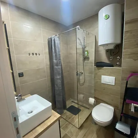 Lana Lux Milmari 아파트