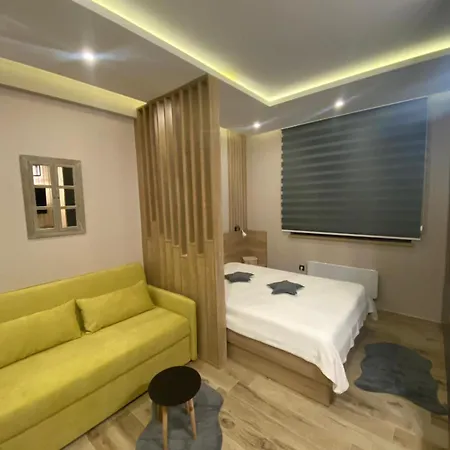 아파트 Lana Lux Milmari