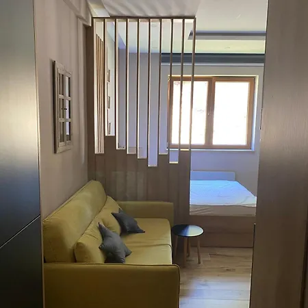 아파트 Lana Lux Milmari