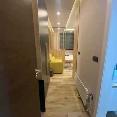 아파트 Lana Lux Milmari *